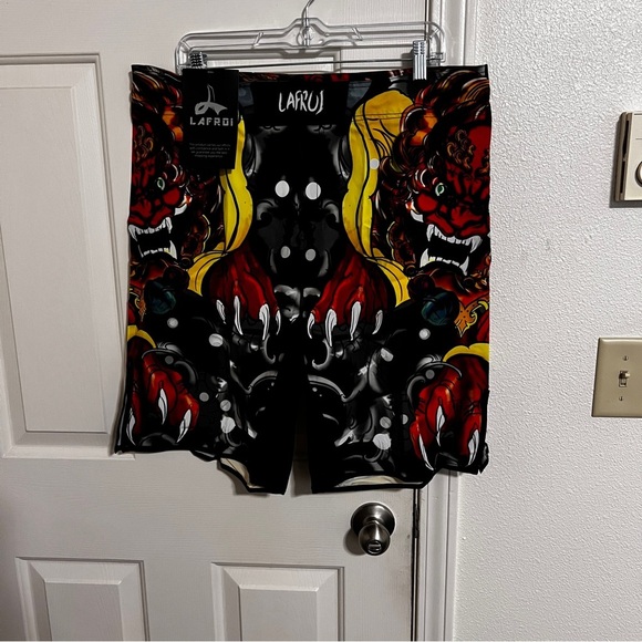 Lafroi Agile MMA Board Shorts Mens Sz L Dragon Graphics Cross Train Martial Arts - Picture 1 of 5